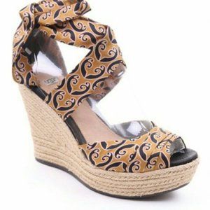 UGG Women's Size 9 Australia Lucianna Marrakech Strap Wedge Heel Shoe Wrap Ankle